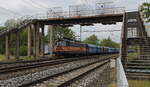 Ein voller Kohlezug mit PKP 130 049 an der Fu�g�ngerbr�cke am Bahnhof Zelenice fuhr am 20.05.26 gen Usti nad Labem. 