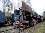 Eine ausgediente Dampflokomotive auf der  Resterampe  im Eisenbahnmuseum Lužná u Rakovníka. (April 2018)