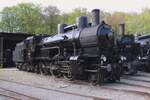 Am 11 Mai 2024 steht 354.7152 vor der Lokschuppen ins Eisenbahnmuseum in Luzna u Rakovnika.