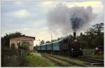 Die 1909 von der BMMF (Bhmisch-Mhrische Maschinenfabrik) gebaute ČSD 422.0108 (ex LB Nesamyslitz-Markowitz 2) bespannte mit 5 weiteren Maschinen am 21.6.2013 Fotozge rund um Krup.