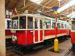 ehemaliger Ringhoffer- Triebwagen für den Linksverkehr in Prag mit der Nummer 2239, fotografiert im Juli 2017 im Straßenbahnmuseum Prag