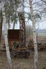 Sicher eher selten, ein kleiner Lorenkran in Turnow.Stillgelegtes BW und kleines Feldbahnmuseum.