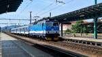 362 064 erreicht am 18.06.2025 mit einem Regionalzug am Haken den Bahnhof Děčín.