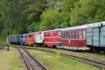 T47 006, T47 011 und T48 001 (706 901-6) der JHMD (Jindřichohradecké místní dráhy) auf Bahnhof Jindřichův Hradec am 27-5-2013.