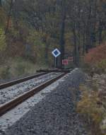 Die Gleise sind verlegt , dennoch nicht befahbar  2x Sh2  und  1x  (?) wohl das Pendant zu Sh 0 in Tschechien verbieten aktuell noch die Weiterfahrt  von Dolny Poustevna  nach Sebnitz.