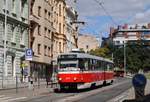 K2 1077 in der ulice Pekarska an der Haltestelle Nemocnice u Svety Anny. (30.06.2018)