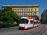 Brünn/Brno    DPMB Skoda 13T 1912 mit neuer Lackierung als Linie 10, Žerotínovo nám, 18.06.2022