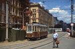 Straßenbahn Brno/Brünn: Der von der Königsfelder Maschinenfabrik Lederer & Porges 1941 gebaute KPS mv6.2 99 auf der Benesova unweit des Hauptbahnhofes im Juli 1989.