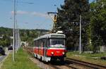 Kurz vor der Haltestelle Vozovna Komin konnte der letzte noch im Planverkehr stehende Tw.1080 der Type K2 anläßlich einer Dienstfahrt festgehalten werden.