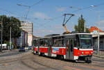 T6A5 8708 +8709 bei der Einfahrt in die Wendeanlage Sidliste Petriny.