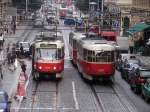 2 Straenbahnen in Prag.