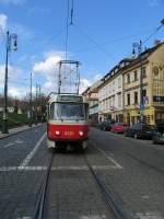 Ein T3 an der Kreuzung Ujzed/Vitezna, nicht weit entfernt von der Petrin-Standseilbahn, 02.04.08