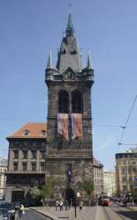 Mastbe: Der T3 wirkt neben dem Jindřisk-Turm wie ein Spielzeug. Prag, 2010-04-29.