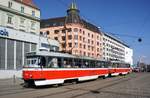 Tschechien / Straßenbahn (Tram) Brno / Brünn: Tatra T3G - Wagen 1641 sowie Tatra T3G - Wagen 1642 von Dopravní podnik města Brna a.s. (DPMB), aufgenommen im März 2017 am Hauptbahnhof der tschechischen Stadt Brünn. 