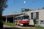 Tw.1033 bei der Ausfahrt aus der Wendeanlage Kralovo Polje. (05.08.2017)