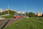 Die beiden T3P 1628 und 1629 waren am 06.09.2023 auf der Brünner Linie 6 unterwegs in Richtung Starý Lískovec und fahren gerade in die Haltestelle Osova ein. Außenäste der Brünner Straßenbahn sind, wie hier an der Station Osovám häufig als Schnellstraßenbahnen trassiert, welche kreuzungsfrei sind und höhere Geschwindigkeiten zulassen.