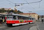 Br�nn: Tw.1531 + 1569 der Linie 6 nach Stary Liskovec bei einem kurzen Aufenthalt am Mendlovo namesti.