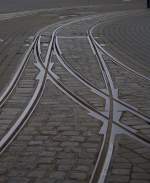 Liberec hat ein zweispuriges Straßenbahnnetz.Hier eine Dreispurstraßenbahnweiche.