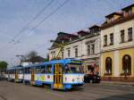 Als klassische Doppeltraktion des Straßenbahn-Typs T3 sind DPO-1007+1003 unterwegs auf der Linie 8.