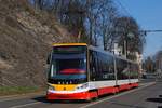 ForCity 15T4 9347 in der ulice na Zlichove auf der Fahrt nach Barranduv kurz vor der Haltestelle Hlubocepy. (21.03.2019) 