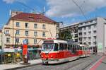 Prag: Bedingt durch den Mangel an Zweirichtungsfahrzeugen der Reihe KT8D5R.N2P kam es auf der Linie 19 zum Einsatz eines Heck an Heck gekuppelten Zweiwagenzugs der Type T3R.PLF. Es darf dabei immer nur der vordere Triebwagen von den Fahrg�sten ben�tzt werden, zuletzt wurde diese Betriebsform mit Wagen der Reihe T3 im Jahr 1983 praktiziert. Am 30.08.2026 hatten die Tw. 8274 + 8280 Dienst auf der Linie 19 und konnten an der Haltestelle Strasnicka gesichtet werden.