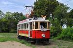 Prag: Historischer Triebwagen 2210 im Einsatz auf der Linie 42 zwischen den Haltestellen Brusnice und Prazsky hrad.