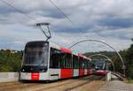 Prag: Tw.9505 der Linie 12 ist auf der Bergfahrt nach Sidliste Barrandov soeben dem Tw.