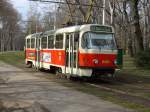 Wagen 8454 der Prager Straenbahn wartet auf den nchsten Einsatz.