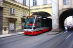 Strassenbahn Prag/CZ : Neubau TW 9232 sieht schon sehr futuristisch aus - 08/08/2012