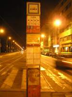 Die Straenbahnhaltestelle  Flora  ist in der Innenstadt und mit mehreren Linien sowie zwei Metrolinien zu erreichen! Im Hintergrund sieht man eine Straenbahn :)