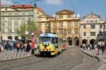 Einer der wenigen Werbewagen: Tatra T3SU 7012 am 25.04.14 am Malostranské náměstí/Praha