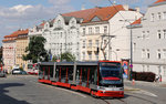 Tw. 9306 in der Keplerova ulice bei der Ausfahrt aus der Haltestelle Pohorelec. (23.08.2016)