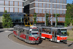 T3R.P. PLF 8256 und T6A5 8713 8611 verbringen die Ausgleichszeit in der Wendeschleife Radlička. (27.08.2016)