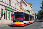 Zu den jüngsten Fahrzeugen der Prager Straßenbahn zählt der  ForCity 15T   9374, der auf seiner Fahrt nach Barrandov im ehemaligen Ortskern von Zlichov einen kurzen Halt einlegt. ( 27.08.2016 ) 