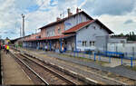 Das Empfangsgebäude des Bahnhofs Mělník (CZ).