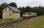 Die T478 2006 (751 236) mit einem Schlafwagen auf dem Weg von Benesov nach Chemnitz Hilbersdorf.