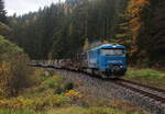 Herbstliche Stimmung im Tal der Svatava bei Rotava (Kraslice) Hier kommt gerade der Leerholzzug aus Sokolov mit der Hanzalik 749 263 angefahren und erreicht alsbald den Zielbahnhof.