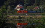 Kohlezug aus Billina mit oranger 130 auf der Strecke zwischen Usti nad Laben und Lovositce.