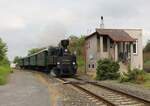 Am 11. und 12.05.24 fanden rund um Lužná u Rakovníka Dampfzug Fahrten statt. Hier ist 310 072 bei der Einfahrt in Lužná u Rakovníka zu sehen.

