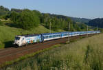 Die Werbelok 380 011 "CD Nostalgie" war am Morgen des 26.