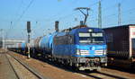 ČD Cargo a.s., Praha [CZ] mit  383 008-0  [NVR-Nummer: 91 54 7383 008-0 CZ-CDC] und Kesselwagenzug (Dieselkraftstoff) am 02.03.21 Durchfahrt BF.