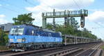 ČD Cargo a.s., Praha [CZ] mit  383 003-1  [NVR-Nummer: 91 54 7383 003-1 CZ-CDC] und PKW-Transportzug (leer) Richtung Tschechien am 25.08.20 Bf.