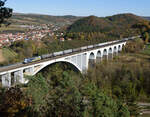 Die 388 010 überquerte am 25. Oktober 2021 die Most míru, die Brücke des Friedens welche rund 30 Meter hoch und 300 Meter lang ist. Der 120 Meter lange Hauptbogen  gilt als längster Eisenbetonbogen Tschechiens. 