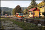 Blick am 19.10.2021 vom alten BW aus auf den Bahnhof Becov nad Teplou.