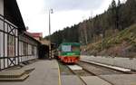 810 526-4 und 810 623-9 mit Beiwagen zu sehen am 22.02.20 in Kraslice.