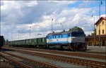 KZC 749 259-8 (T478.2065)mit Sonderzug nach Prag auf Banhof Luzna u Rakovnika am 30.7.2016