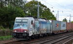 METRANS Rail s.r.o., Praha [CZ] mit ihrer  386 020-2  [NVR-Nummer: 91 54 7386 020-2 CZ-MT] und einem Containerzug Richtung Frankfurt/Oder am 01.09.22 Berlin Hirschgarten.
