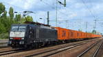 Die polnische MRCE Dispo  ES 64 F4-454   [NVR-Number: 91 51 5170 028-2 PL-DISPO] für METRANS mit einem der typischen China-Silk-Road Containerzügen aus Polen, in diesem Fall nur aus orangen