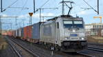 METRANS Rail s.r.o., Praha [CZ]  386 018-6  [NVR-Nummer: 91 54 7386 018-6 CZ-MT] mit Containerzug am 19.02.20 Durchfahrt Bhf.