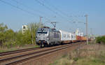 383 401 der Metrans führte am 23.04.20 einen Containerzug durch Greppin Richtung Bitterfeld.